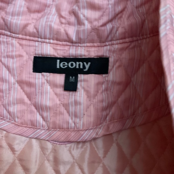 Leony - Picture 3 of 3